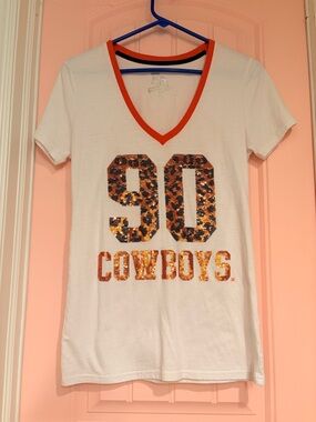 Oklahoma State Cowboys Sequin Leopard “90” V Neck Tee Size Small